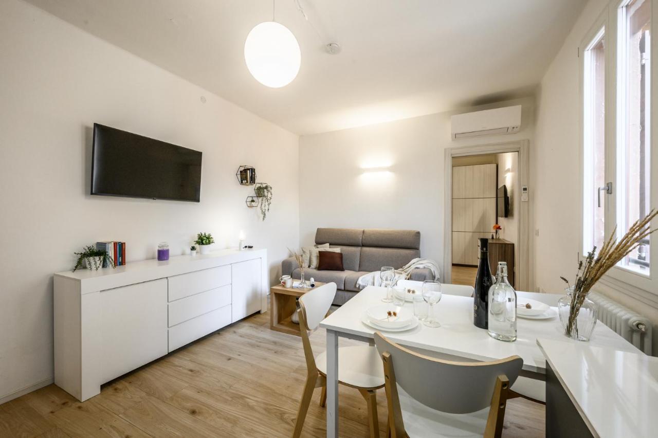 Nella Corte Del Mulino, 1 Passo Dal Centro Con Parcheggio Apartment Modena